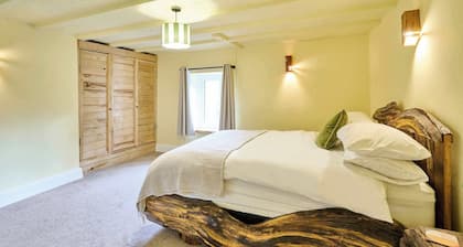 Host & Stay | Morley House