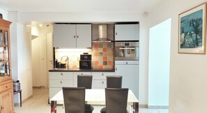 Dining - Private sea access and garden in Sanary (Sanary-sur-Mer)