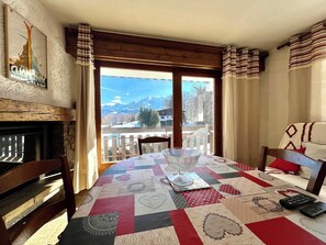 Dining - Mont Blanc view and hiking trails in Combloux (Combloux)