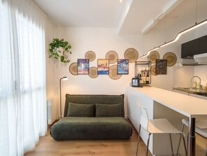 Interior - Bright modern view near Metro and Park (Oullins-Pierre-Bénite)