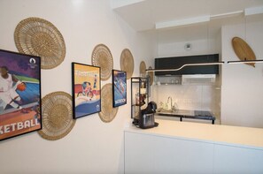 Private kitchen - Bright modern view near Metro and Park (Oullins-Pierre-Bénite)