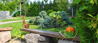 Large House With Private Garden, Right on the Lake