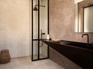 Shower, towels, soap, shampoo - Villa Eliothea, Sea Views, Infinity Pool, Furnished Terrace, BBQ, Zakynthos (Zakynthos)