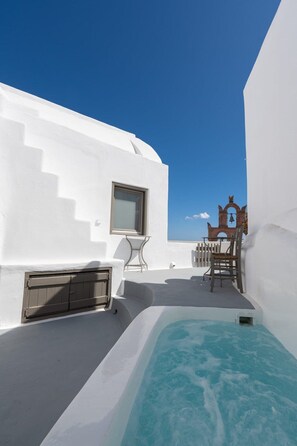 Terrace/patio - Villa Amphira, Divine Sea Views, Private Hot Tub, Furnished Terrace, Oia (Santorini)
