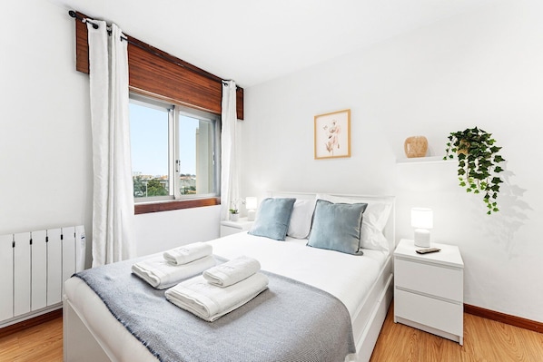2 bedrooms, iron/ironing board, Internet, bed sheets - GuestReady - Charming Porto Retreat (Porto)