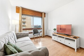 TV - GuestReady - Charming Porto Retreat (Porto)