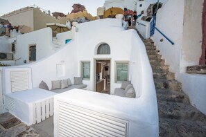 Property grounds - Villa Doritha, Divine Sea Views, Furnished Terrace, Oia (Santorini)