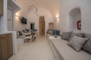 Living area - Villa Doritha, Divine Sea Views, Furnished Terrace, Oia (Santorini)