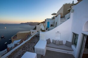 Terrace/patio - Villa Doritha, Divine Sea Views, Furnished Terrace, Oia (Santorini)