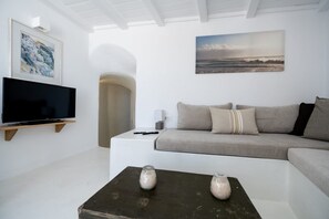 Living area - Villa Kalyra, Divine Sea Views, Furnished Terrace, Oia (Santorini)