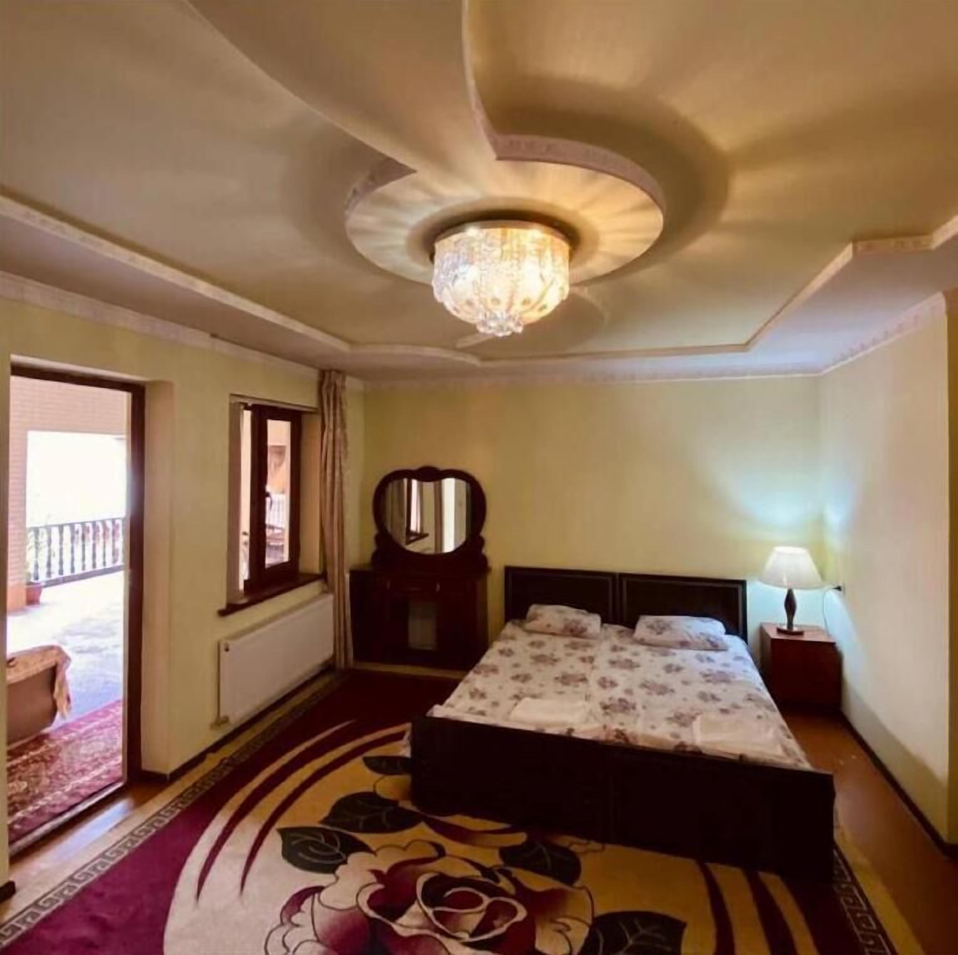 In-room safe, soundproofing, free WiFi