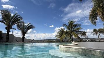 Piscina externa, piscina aquecida