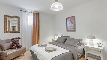 2 bedrooms, iron/ironing board, WiFi, bed sheets