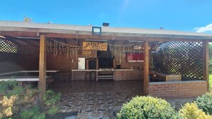 Outdoor dining - Family Cabin in Rapel Lake (Santiago, the goats)