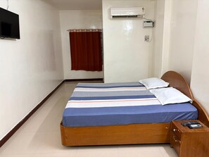 Deluxe Double Room, Smoking - suriya inn (alundhur)