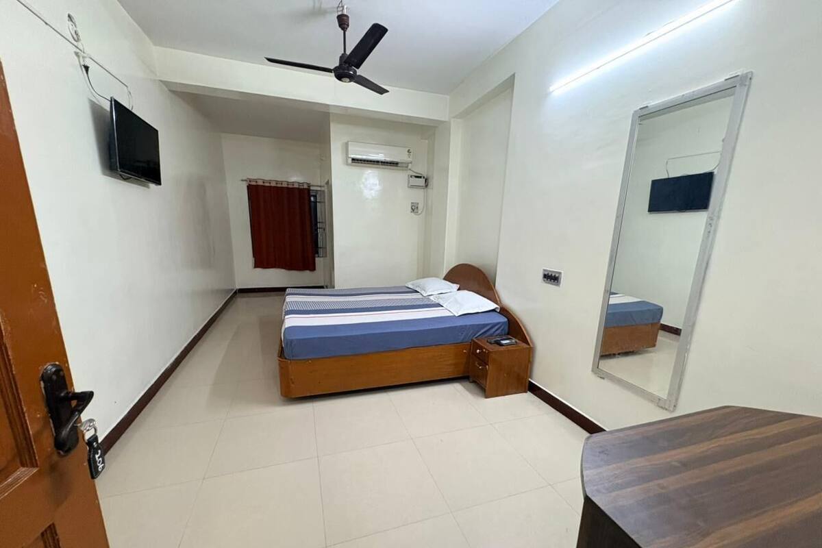 Deluxe Double Room, Smoking