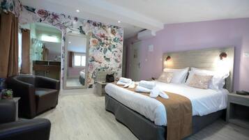 Chambre Double Classique, vue ville | Coffres-forts dans les chambres, chambres insonorisées