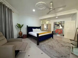 8 Schlafzimmer, Bügeleisen/Bügelbrett, WLAN, Bettwäsche