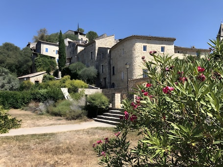 Exterior. Villa les hauts de cassagnas
