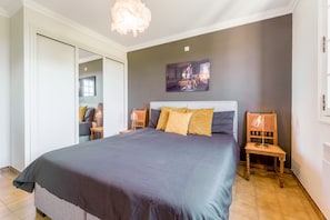 3 chambres, fer et planche à repasser, Wi-Fi, draps fournis