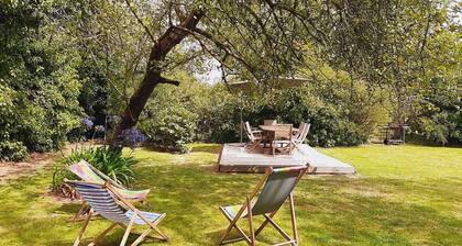 COTTAGE CLOSE TO THE SEA. Pets allowed, ideal for families