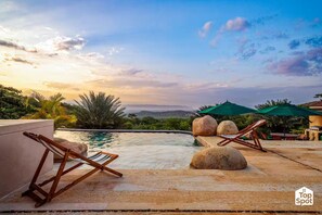 Pool - Spacious 6-bedroom villa in welcoming Girardot with AC (Girardot)