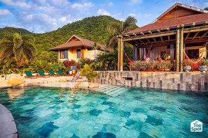 Pool - Spacious 6-bedroom villa in welcoming Girardot with AC (Girardot)