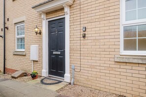 Exterior detail - Modern and comfortable 4 bedroom house (Bedford)