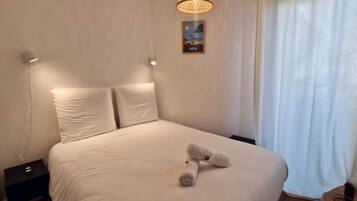 2 slaapkamers, een strijkplank/strijkijzer, wifi, beddengoed