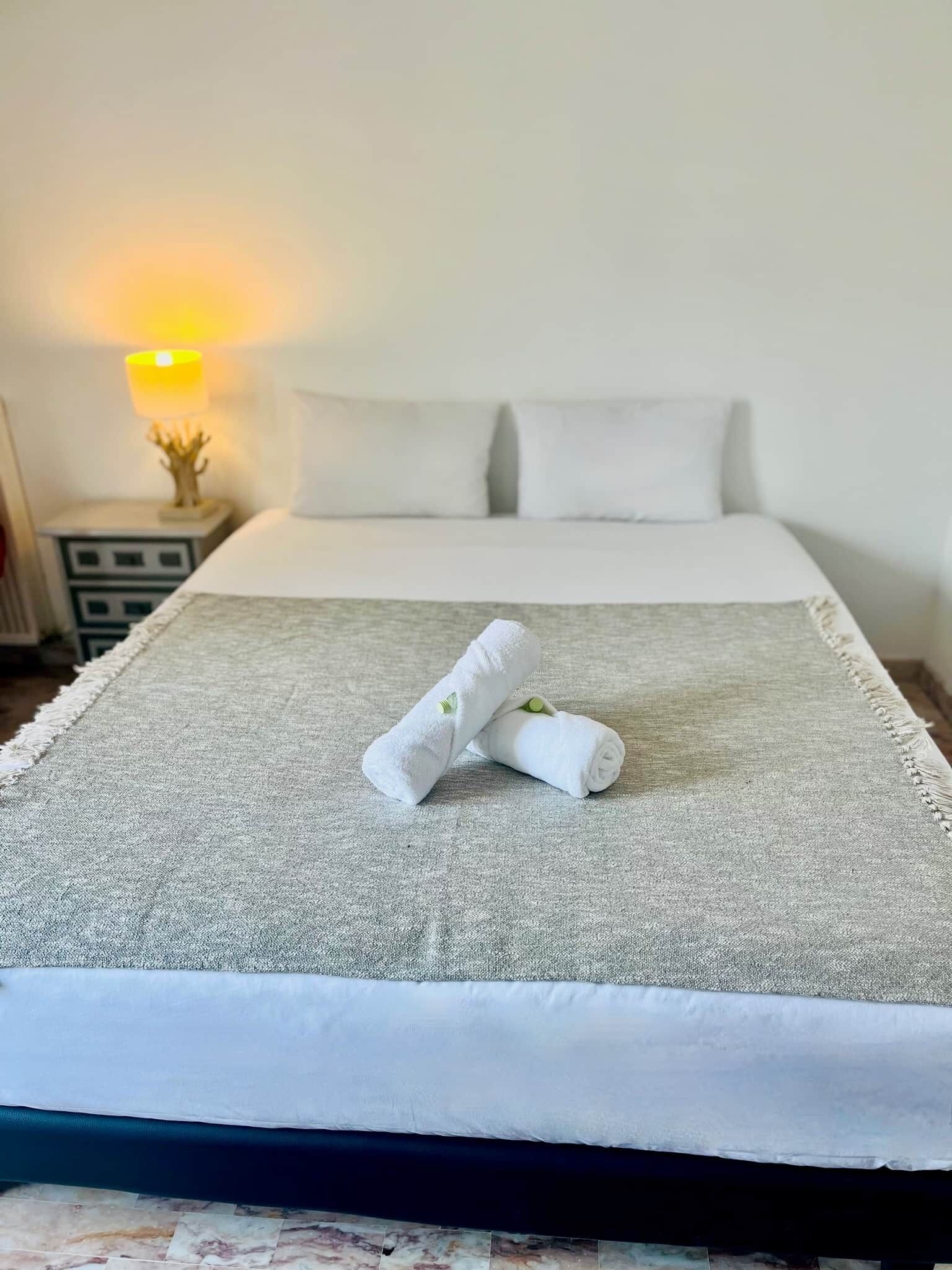 3 chambres, fer et planche à repasser, Wi-Fi gratuit, draps fournis