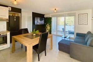 Interior - "Marcenac "T2 in Residence, Air conditioning, Parking, Terrace (Sète)