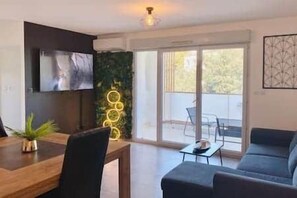 TV - "Marcenac "T2 in Residence, Air conditioning, Parking, Terrace (Sète)