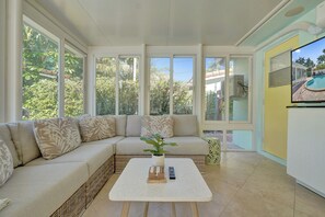 Smart TV - 11 Miles to World Cup! In Sunny Hollywood w/ Pool and Pet Friendly! (Hollywood)