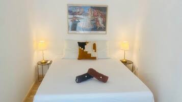 2 slaapkamers, een strijkplank/strijkijzer, gratis wifi, beddengoed