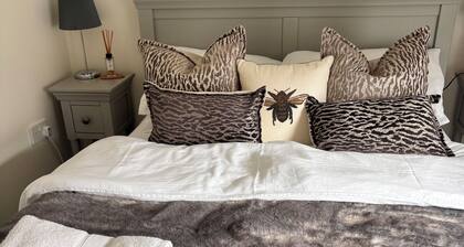 Urban stay in Aylsham is central for the coast and city