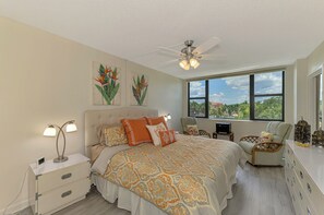 2 bedrooms, iron/ironing board, free WiFi, bed sheets - Harbor Towers 304 - Tropical Sands Accommodations (Siesta Key)