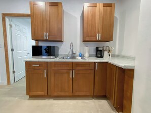 Private kitchen - Wilder Bunkhouse (De Smet)