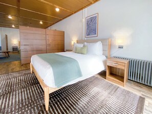 2 bedrooms, WiFi, bed sheets - Wilder Bunkhouse (De Smet)