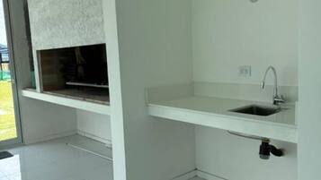 Appartement, 1 chambre, patio, vue ville | Intérieur