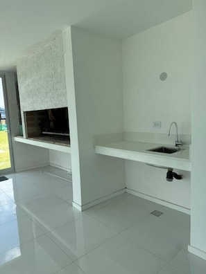 Appartement, 1 chambre, patio, vue ville | Intérieur