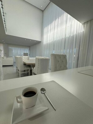 Apartment, 1 Bedroom, Patio, City View | Dining room