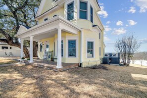 Exterior - The Main Street House, in the heart of Marble Falls (Marble Falls)