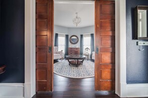 Interior - The Main Street House, in the heart of Marble Falls (Marble Falls)
