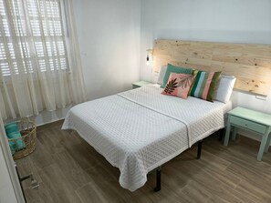 4 slaapkamers, een strijkplank/strijkijzer, wifi, beddengoed
