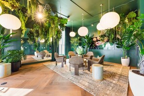 Basic Apartment | Interior - Modern Studio in Downtown Miami (Miami)