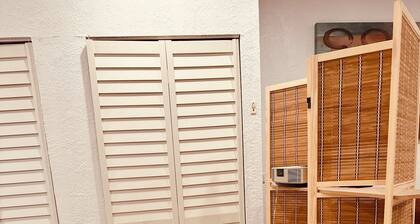 Cozy Studio in Prime Location-WalkEverywhere ! Restaurants,,Hosp,Supermarkets