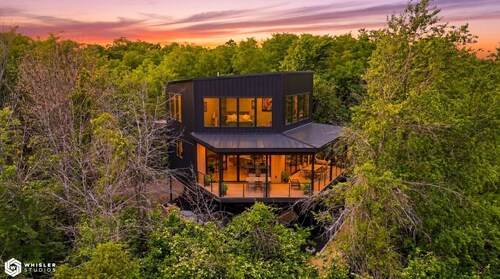 The Outlook Treehouse & Lavender Farm