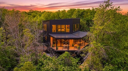 The Outlook Treehouse & Lavender Farm