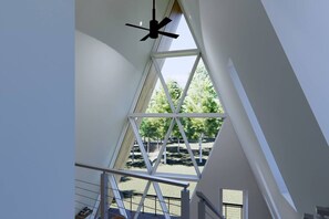 Interior - Summit Treehouse w/4 Decks, Stunning Views on Lavender Farm (Oxford)