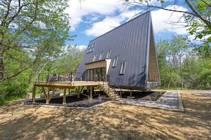 Exterior - Summit Treehouse & Lavender Farm (Oxford)